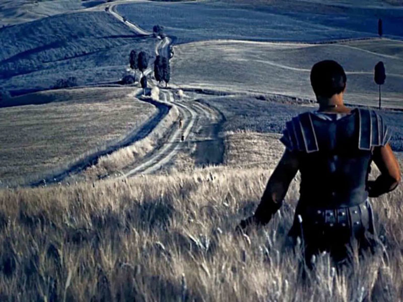 Immagine dal film Il Gladiatore, legionario su un campo di grano